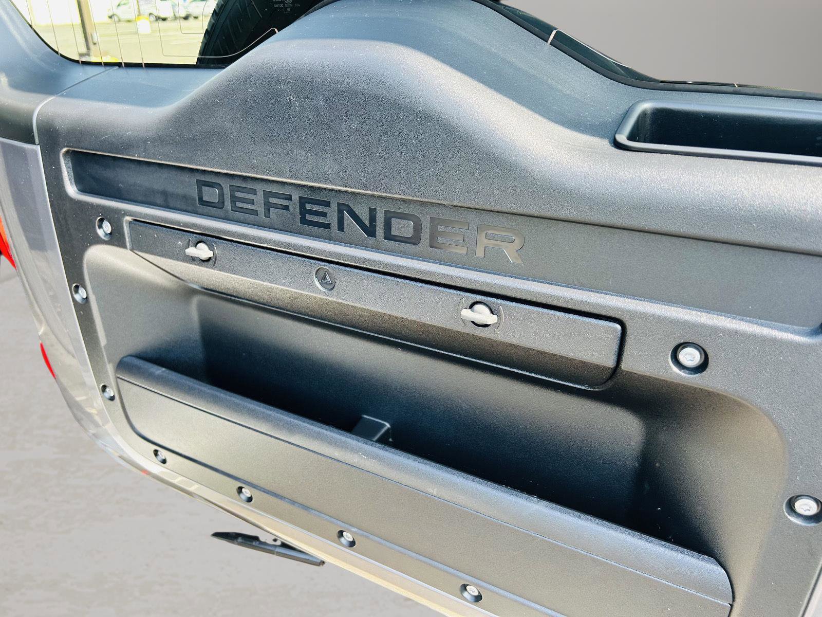 Used 2020 Land Rover Defender 110 HSE image 46