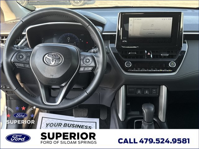 Used 2025 Toyota Corolla Cross XLE FWD image 8
