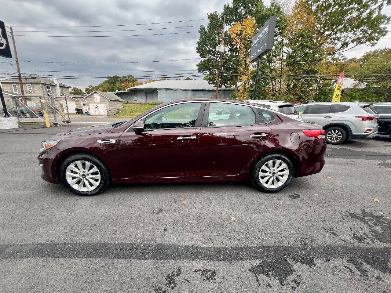 Used 2017 Kia Optima LX FWD image 2