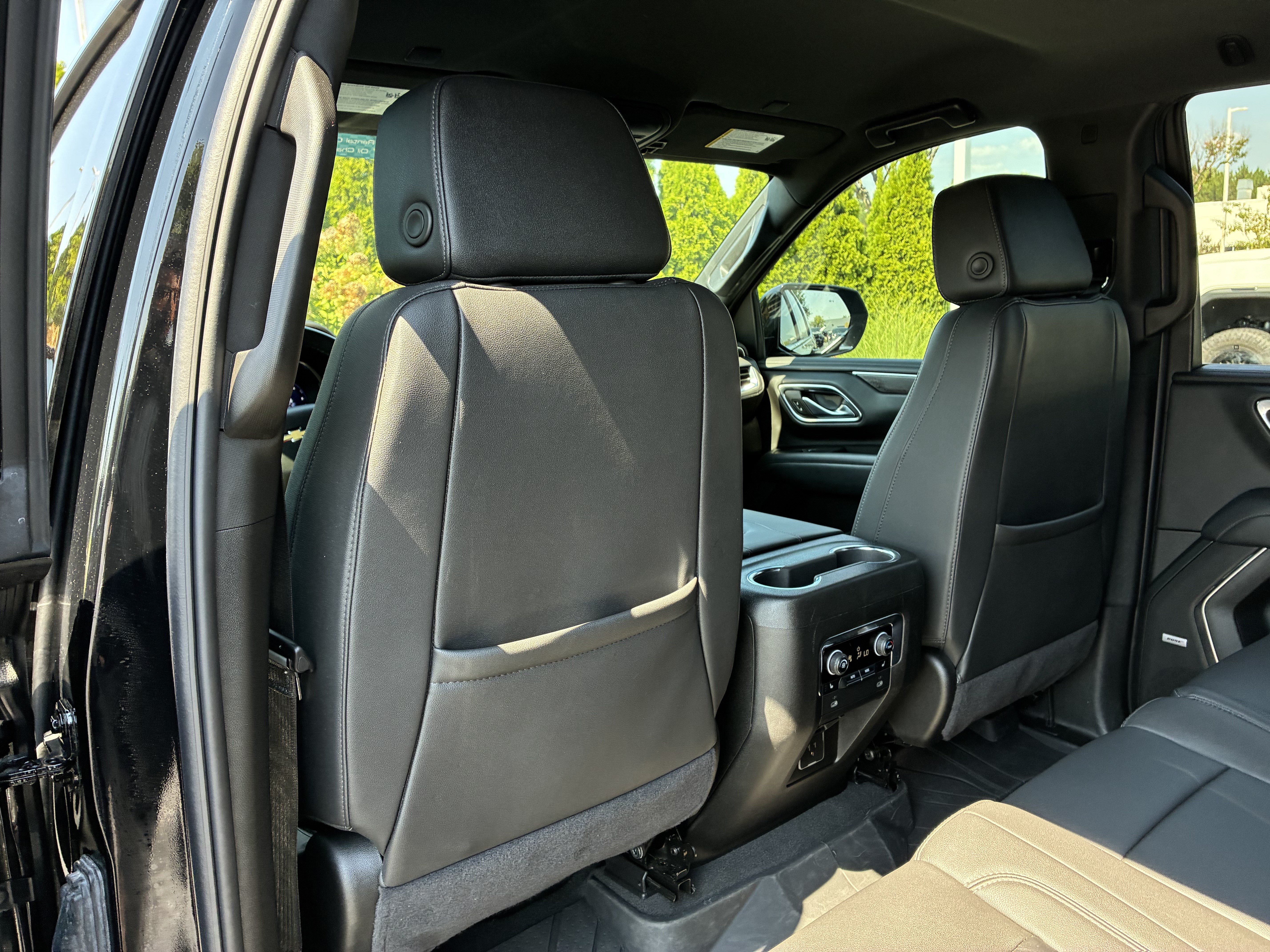 Used 2024 Chevrolet Tahoe LT w/ Luxury Package RWD image 15