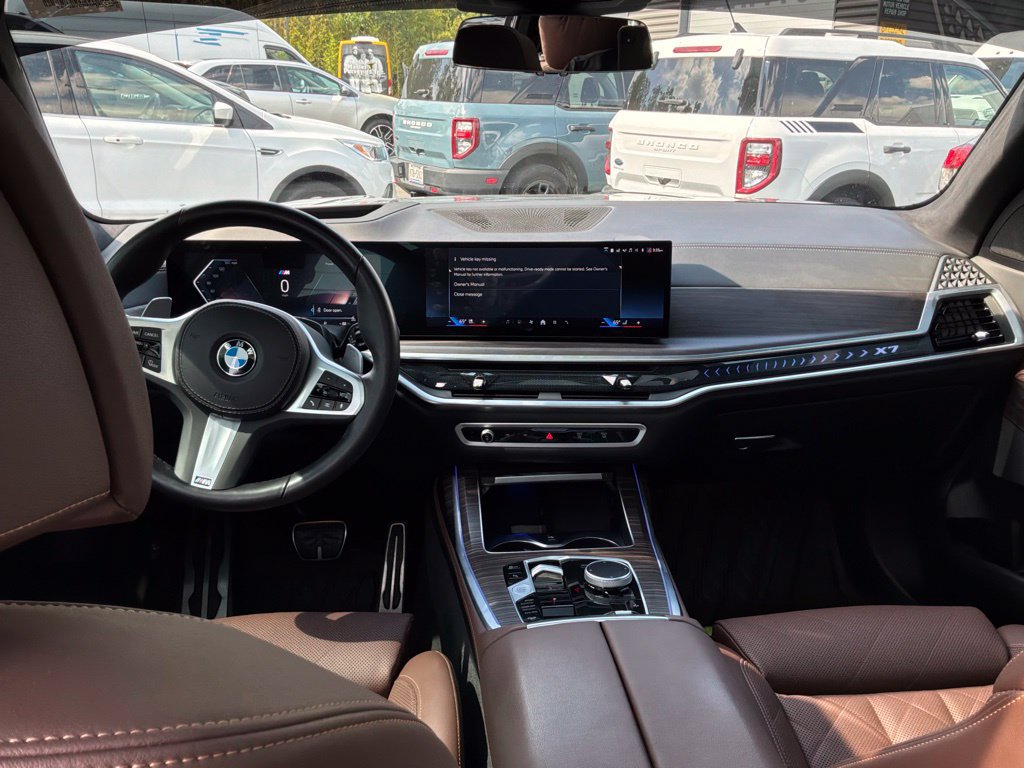Used 2024 BMW X7 xDrive40i w/ M Sport Package AWD/4WD image 13