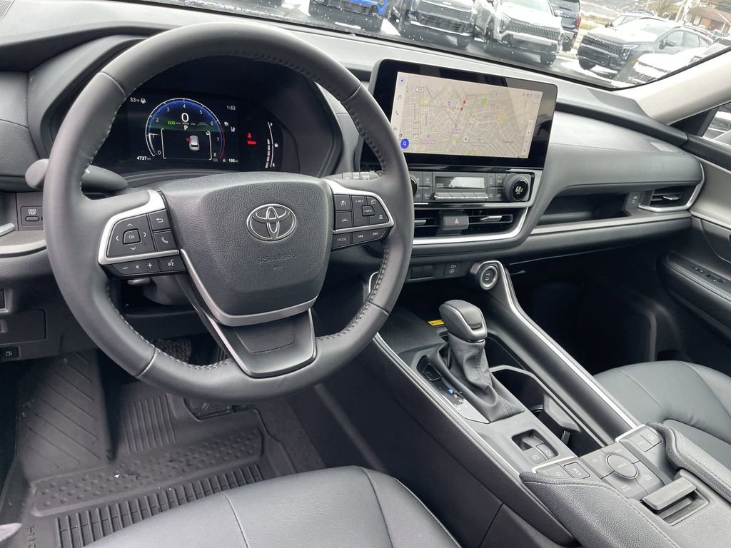 Used 2025 Toyota Grand Highlander AWD image 10