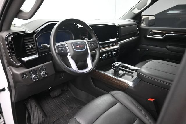 Used 2024 GMC Sierra 1500 Elevation w/ Elevation Premium Package AWD/4WD image 12
