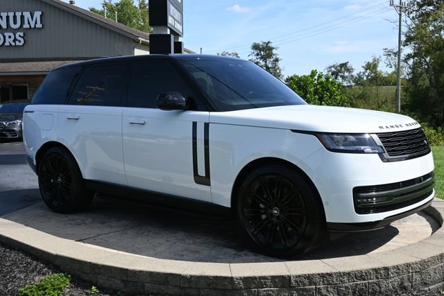 Used 2025 Land Rover Range Rover SE AWD/4WD image 3