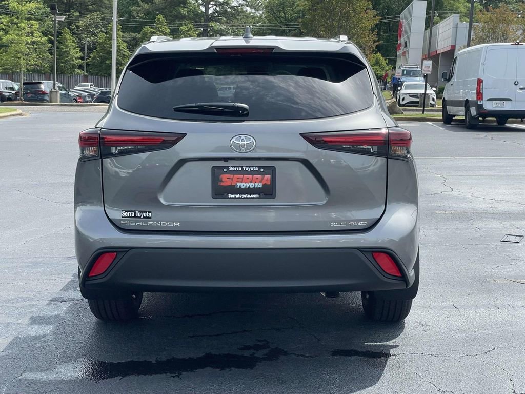 New 2026 Toyota Highlander XLE AWD/4WD image 4