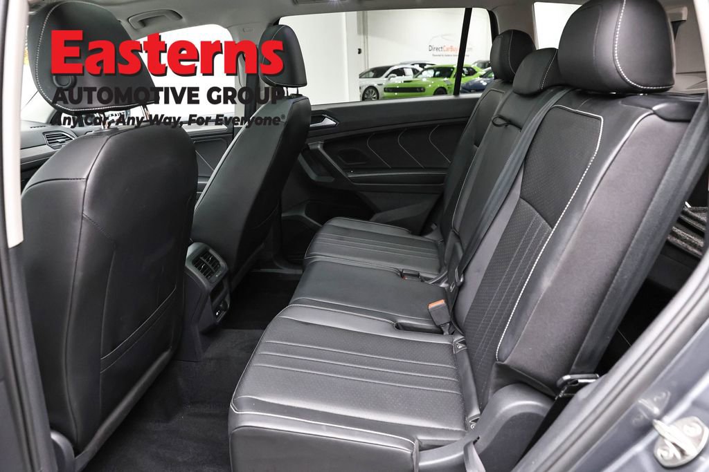 Used 2022 Volkswagen Tiguan SE w/ Panoramic Sunroof Package image 21