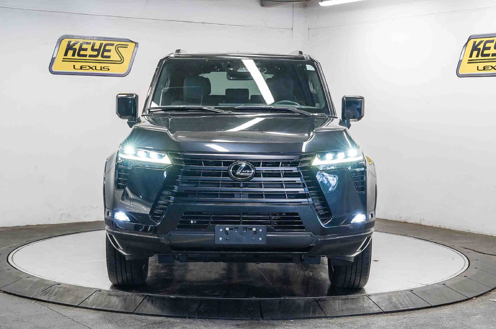 Used 2024 Lexus GX 550 w/ Accessory Package (Z1) AWD/4WD image 6