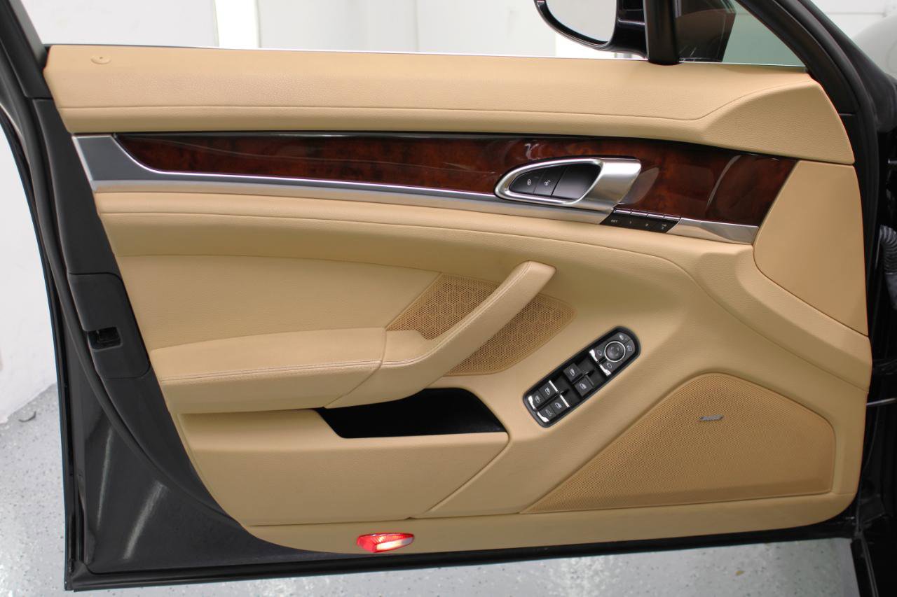 Used 2014 Porsche Panamera S image 37
