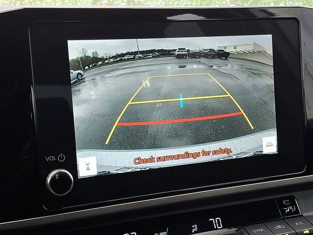 Used 2025 Toyota Camry LE image 17