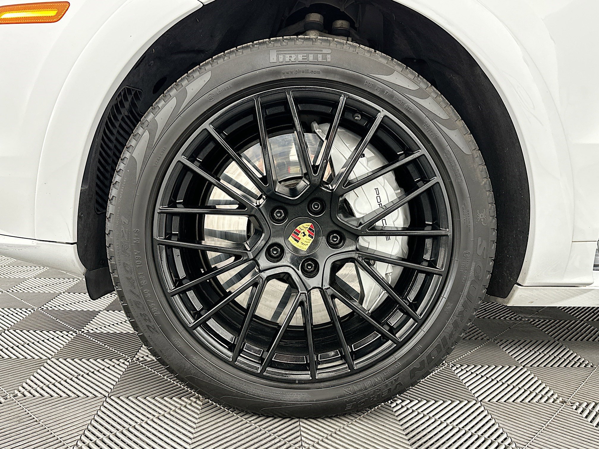 Used 2021 Porsche Cayenne Turbo image 35