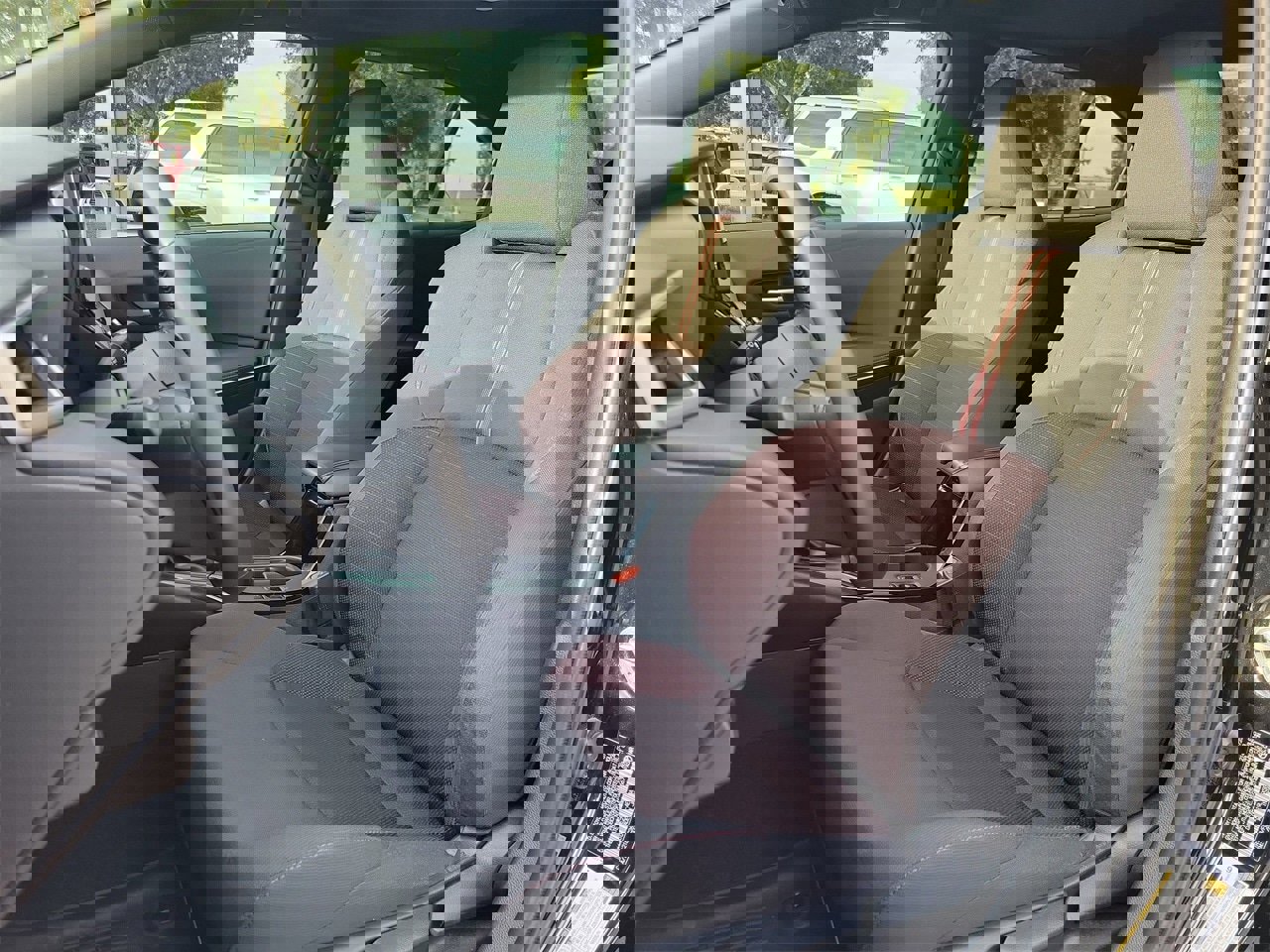 Used 2023 Toyota Corolla SE image 16