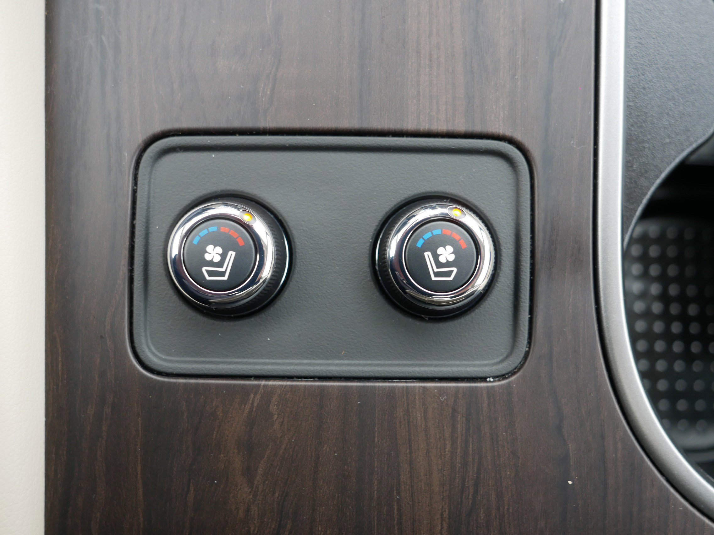 Certified 2024 Nissan Murano Platinum w/ Cargo Package image 32