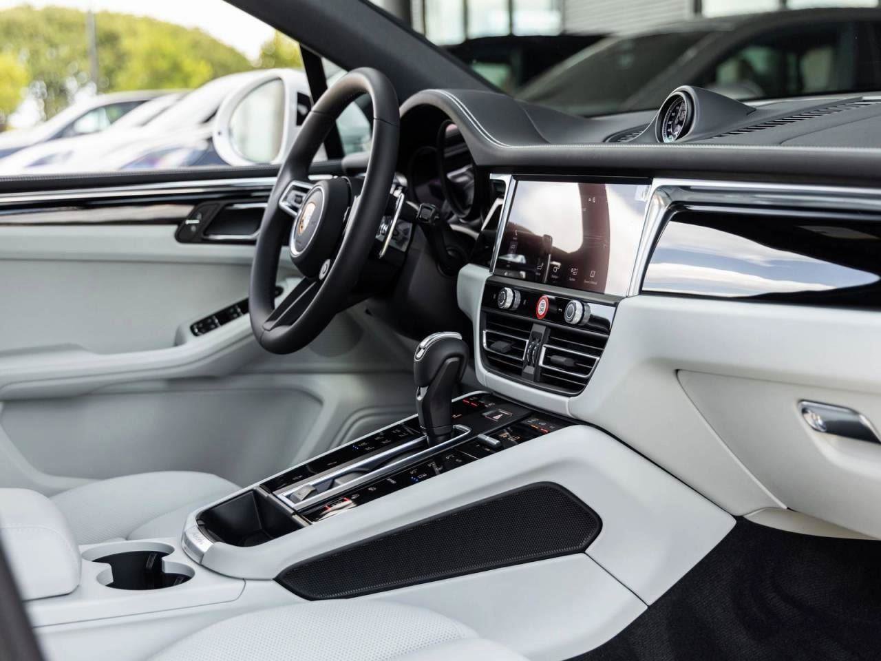 New 2026 Porsche Macan S image 96