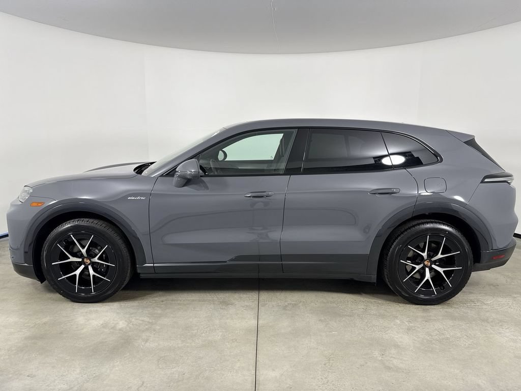 New 2026 Porsche Cayenne Electric AWD/4WD image 2
