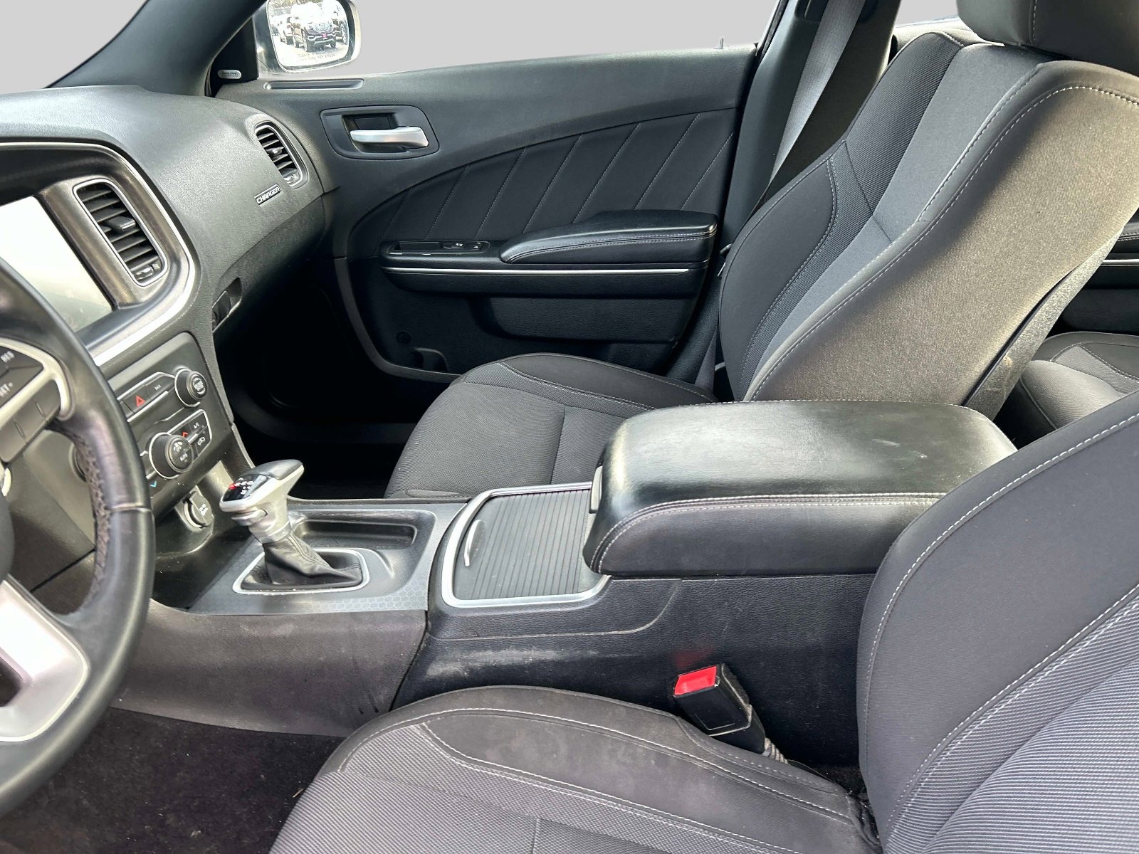 Used 2016 Dodge Charger SXT image 21