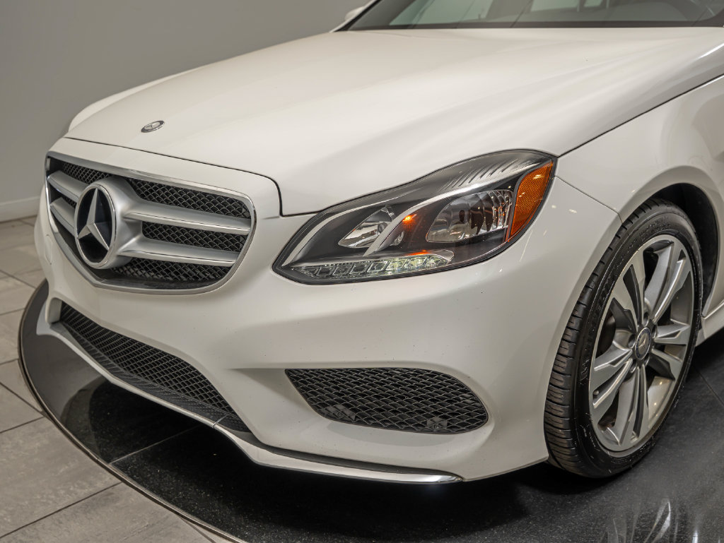 Used 2016 Mercedes-Benz E 350 4MATIC Sedan image 3