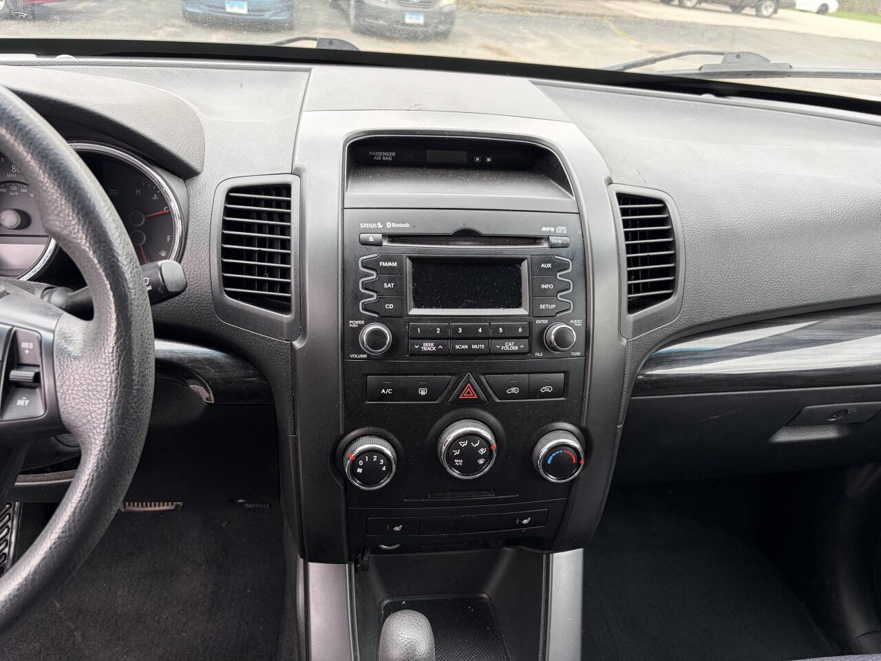 Used 2011 Kia Sorento LX w/ Convenience Pkg FWD image 12