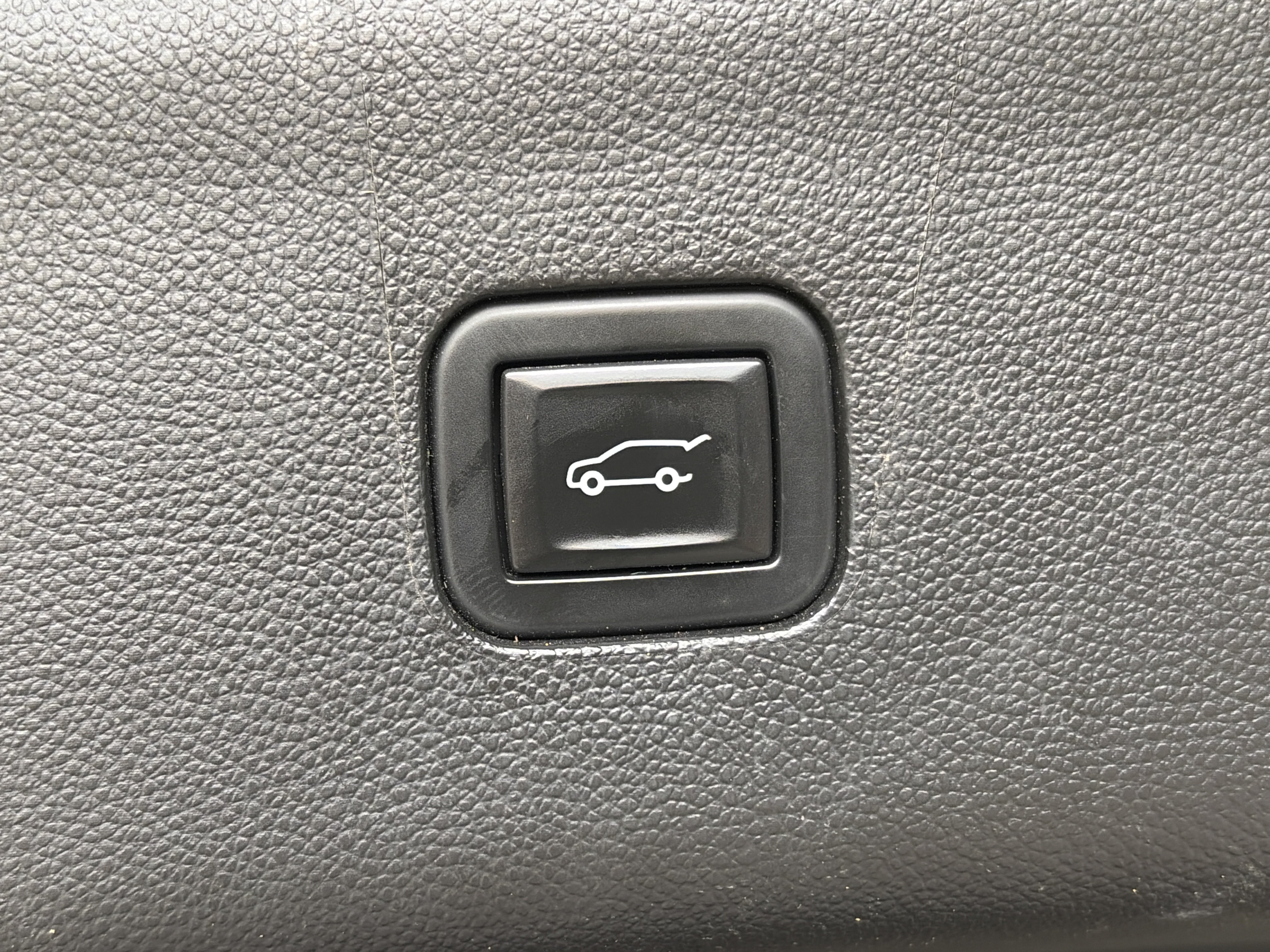 Certified 2021 Buick Enclave Essence w/ Sport Touring Edition FWD image 16