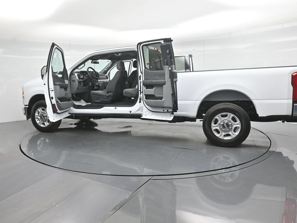 New 2026 Ford F350 XLT RWD image 31