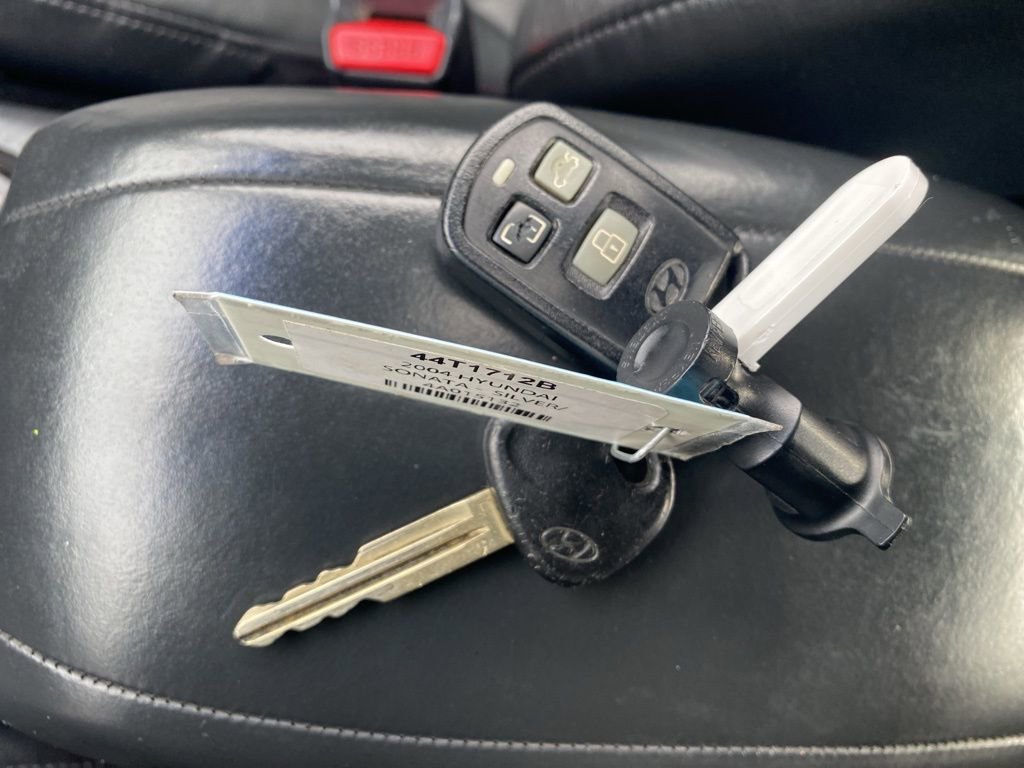 Used 2004 Hyundai Sonata image 24