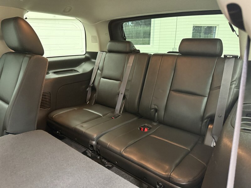 Used 2014 Cadillac Escalade Premium AWD/4WD image 12