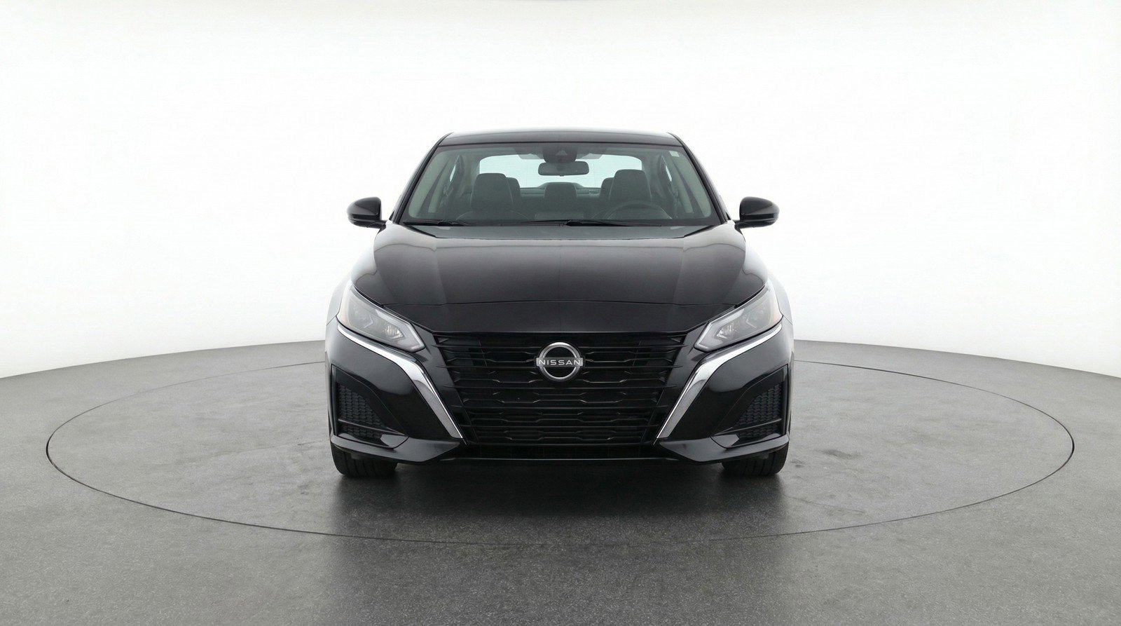 Used 2025 Nissan Altima 2.5 SV image 2