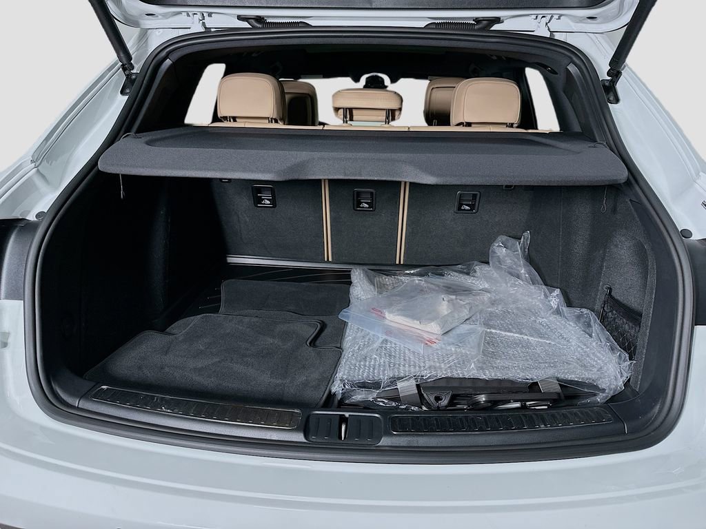 Used 2025 Porsche Macan image 28