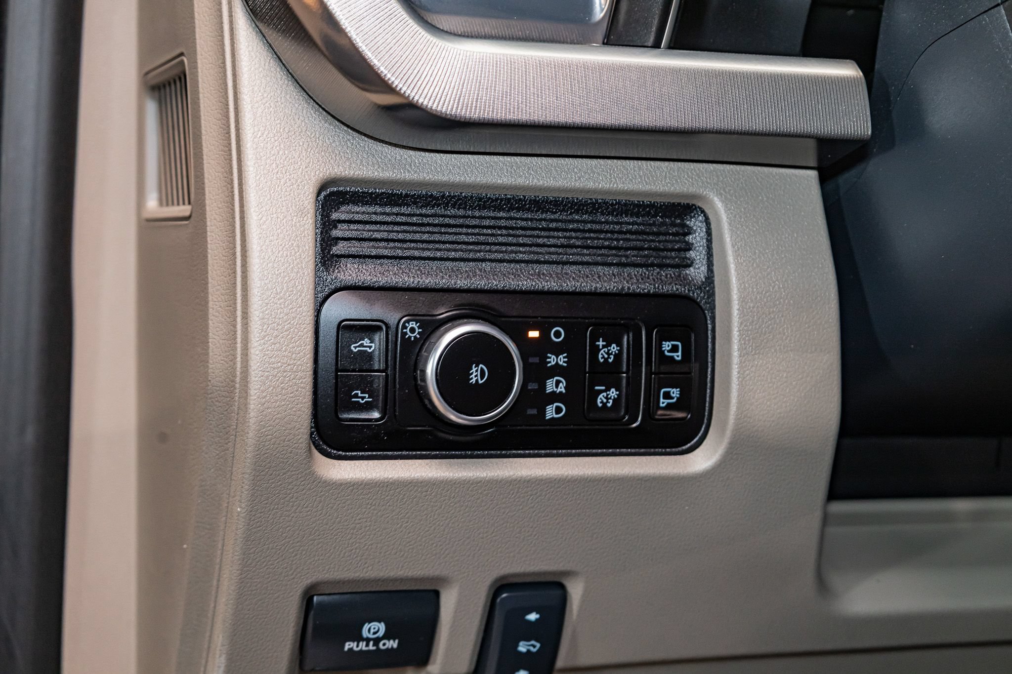 Used 2026 Ford F250 Platinum w/ Platinum Plus Package AWD/4WD image 17