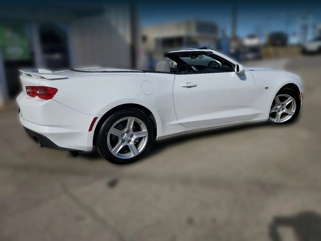 Used 2020 Chevrolet Camaro LT RWD image 6