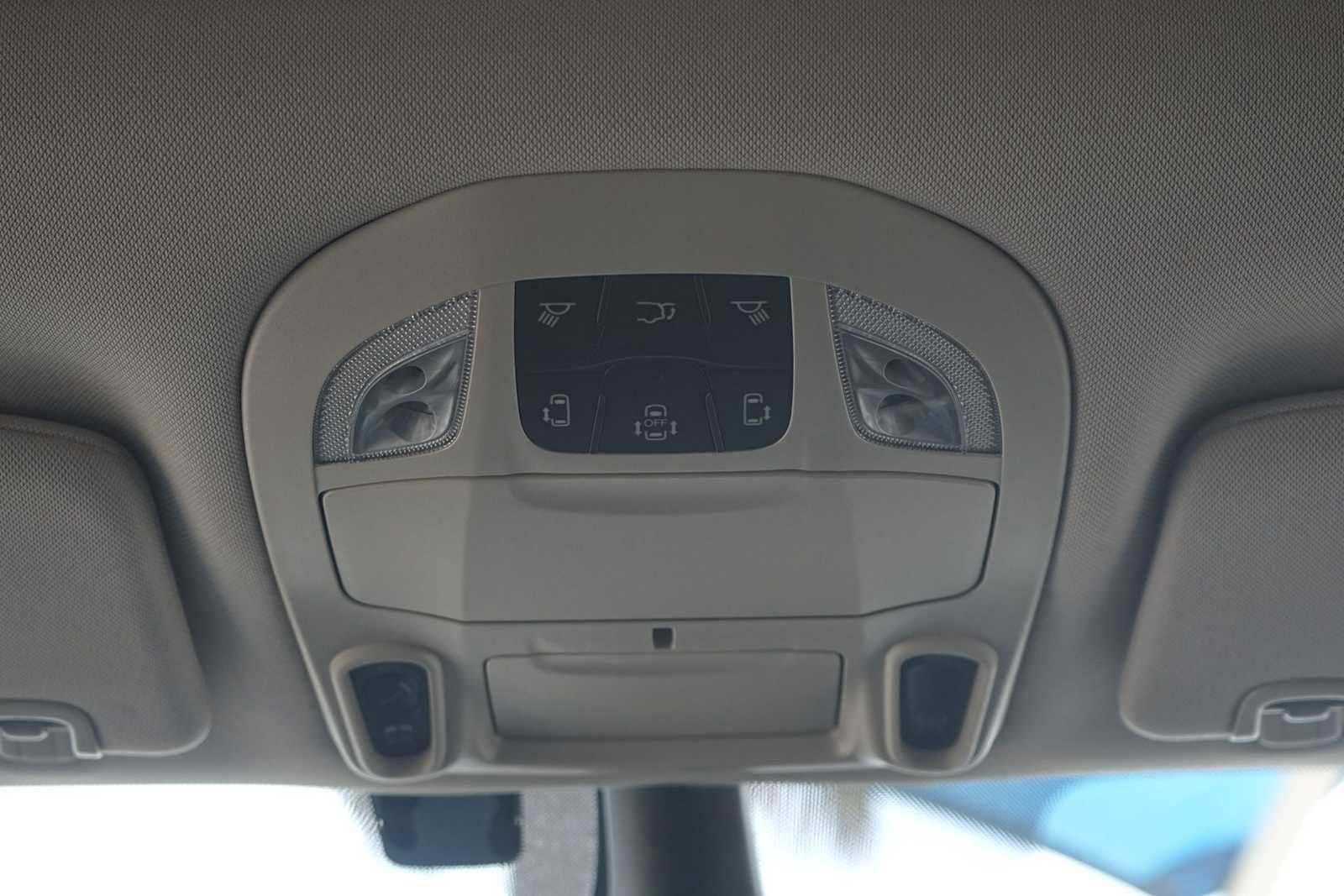 Used 2023 Chrysler Pacifica Limited FWD image 23