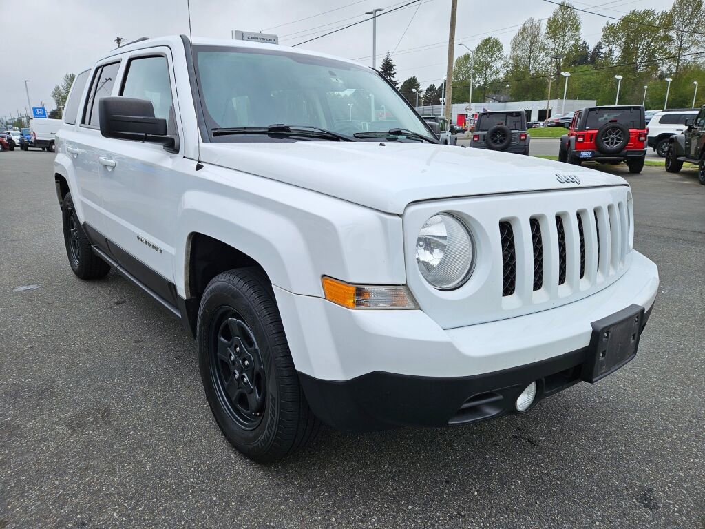 Used 2016 Jeep Patriot Sport w/ Power Value Group FWD image 7