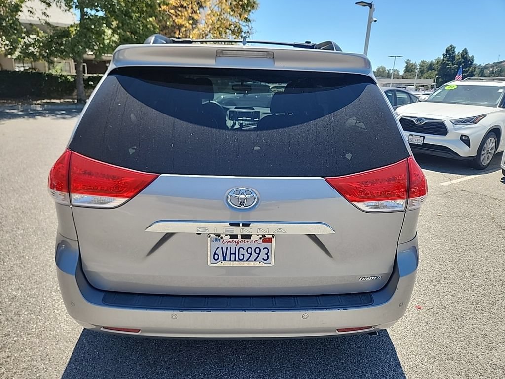 Used 2012 Toyota Sienna Limited w/ Premium Pkg FWD image 4