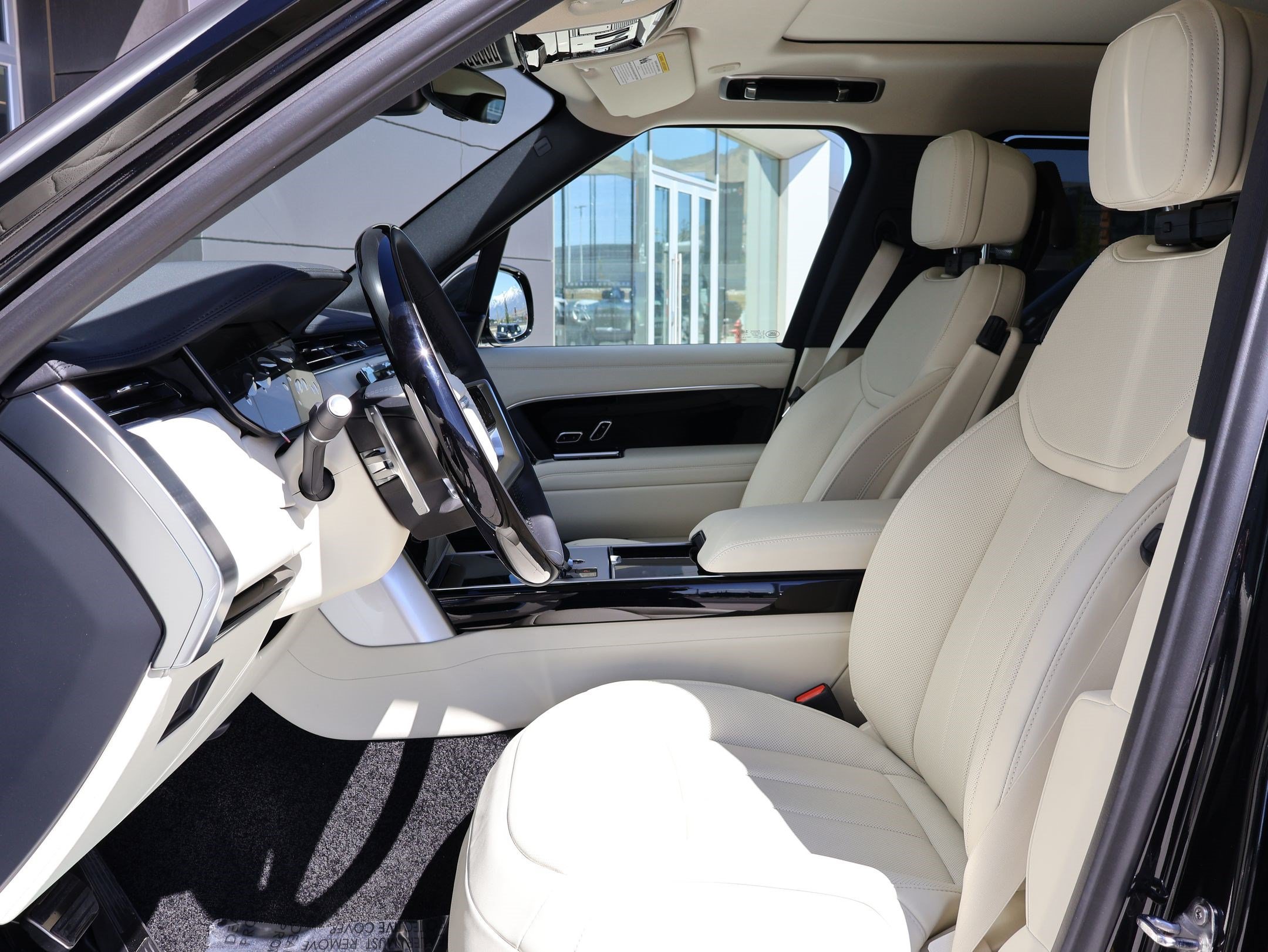 New 2026 Land Rover Range Rover SE AWD/4WD image 17