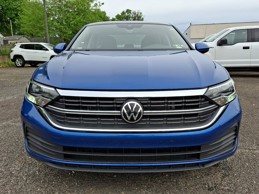 Used 2024 Volkswagen Jetta SE FWD image 5