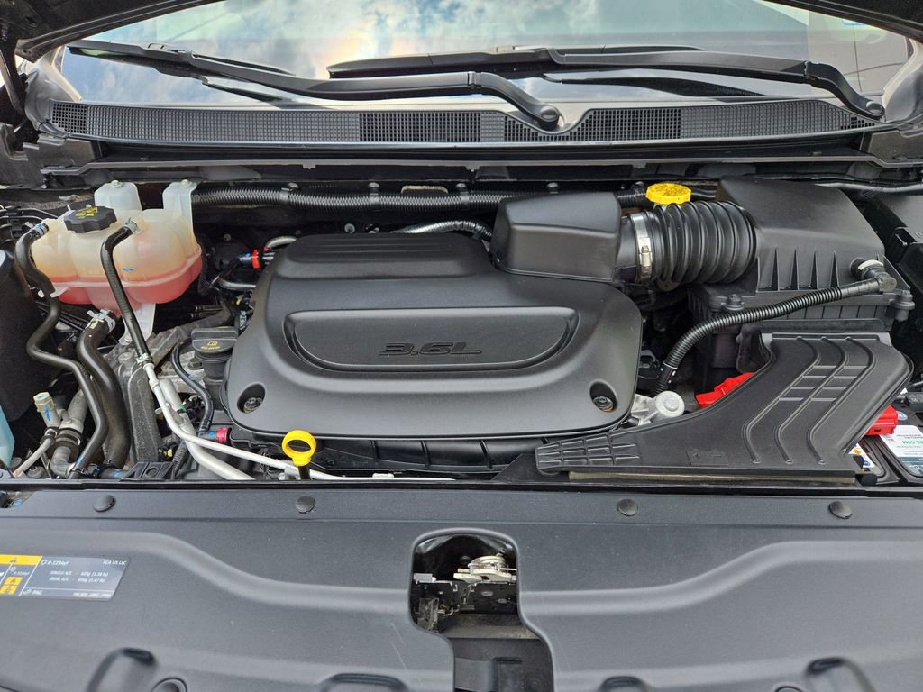 Used 2023 Chrysler Voyager LX FWD image 21