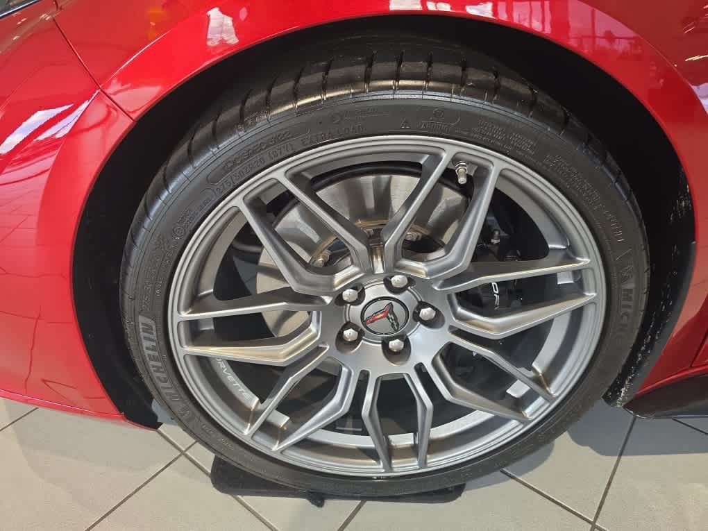 Used 2024 Chevrolet Corvette Z06 RWD image 11