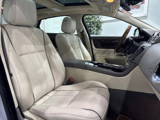Used 2014 Jaguar XJ L Portfolio image 65