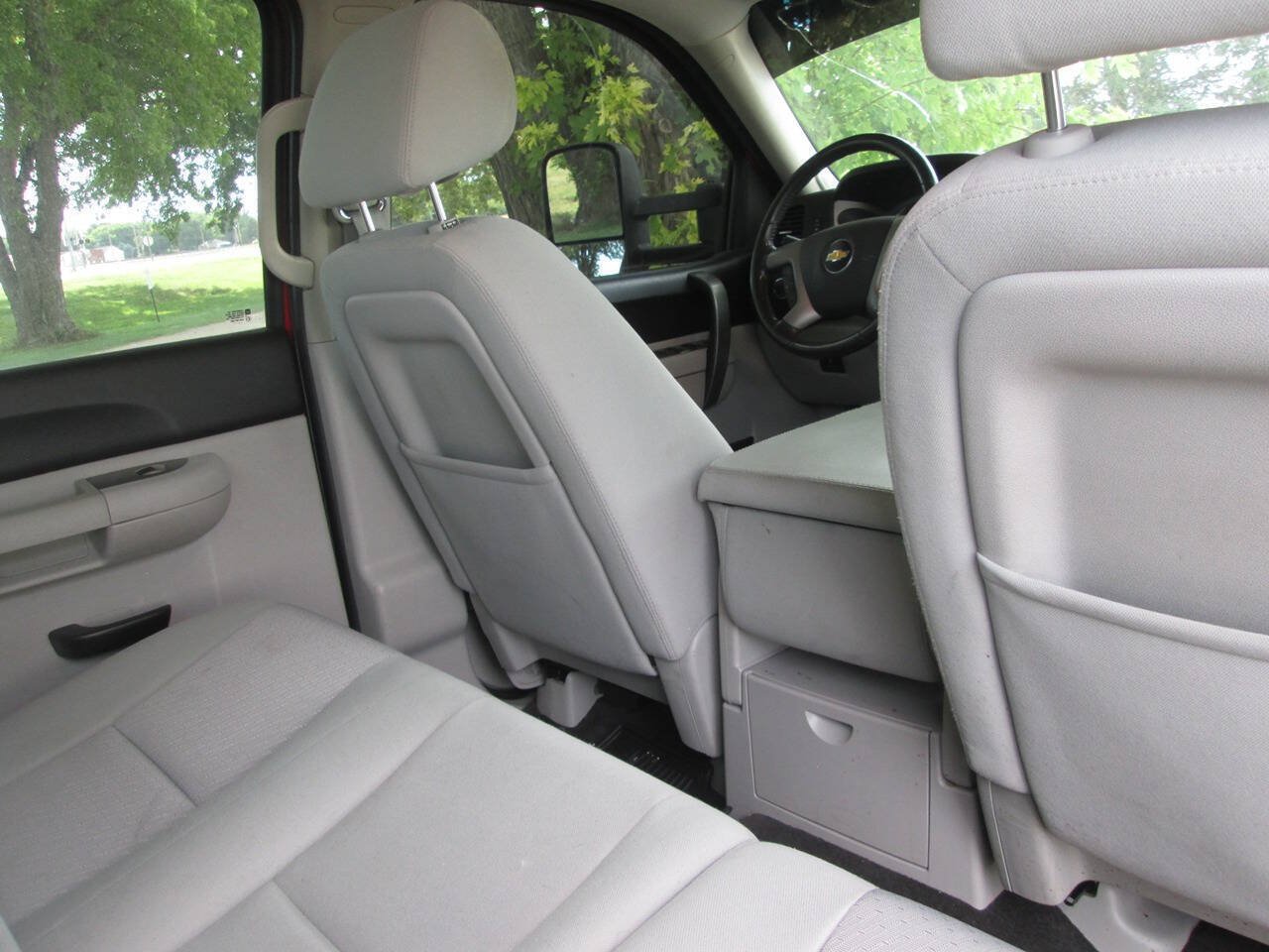Used 2011 Chevrolet Silverado 2500 LT w/ Interior Plus Package AWD/4WD image 21