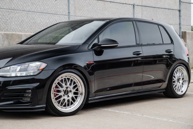 Used 2021 Volkswagen Golf S image 38