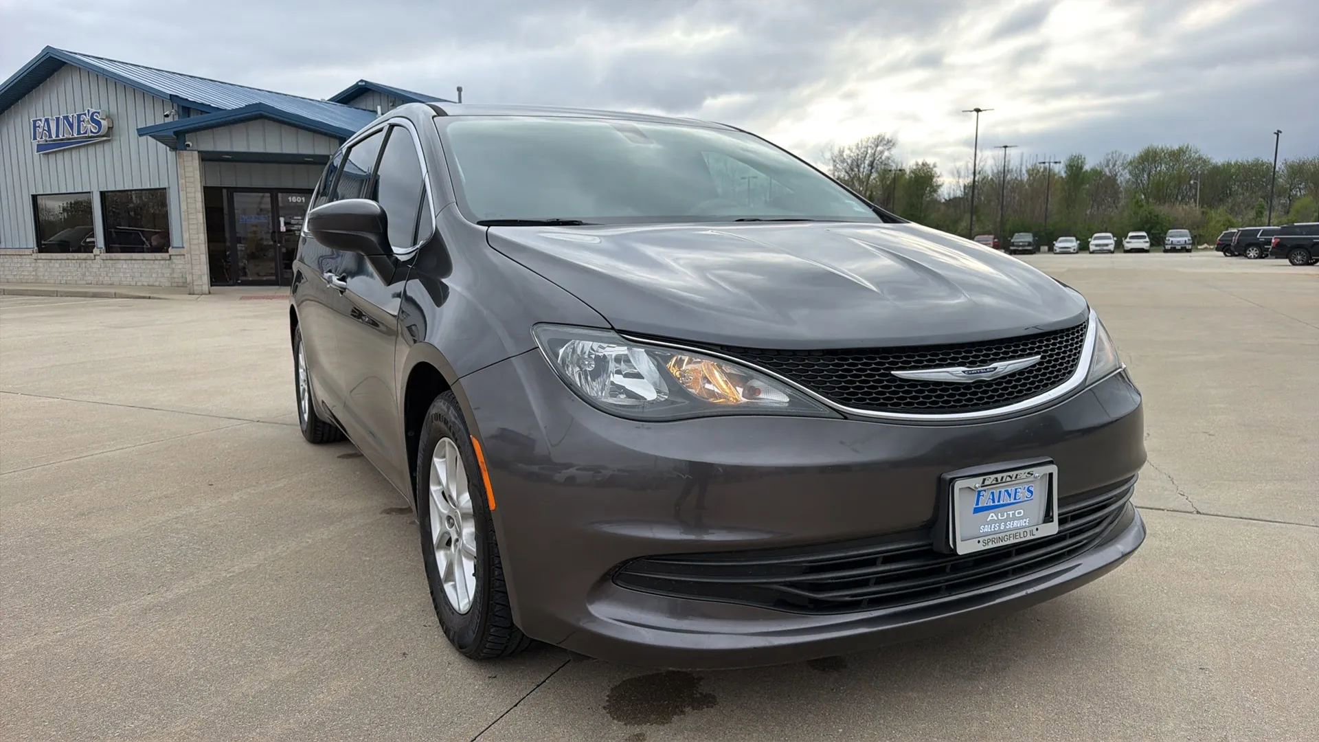 Used 2017 Chrysler Pacifica Touring image 28
