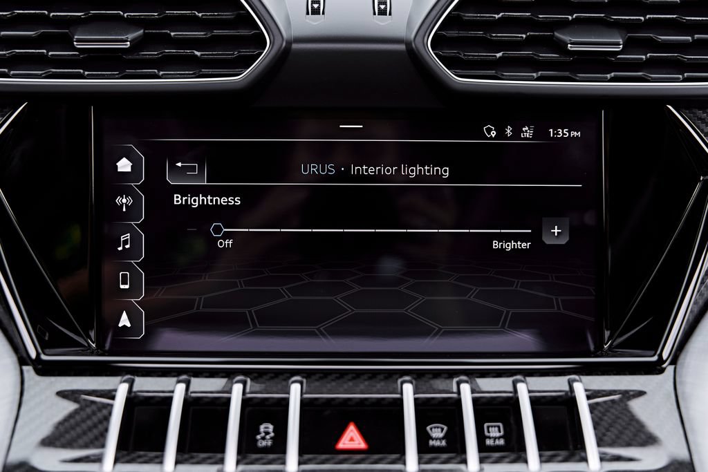 Used 2021 Lamborghini Urus AWD/4WD image 98
