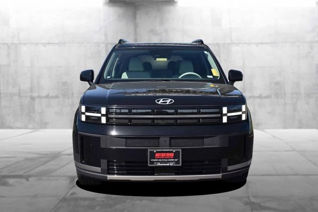 Used 2025 Hyundai Santa Fe Limited FWD image 4