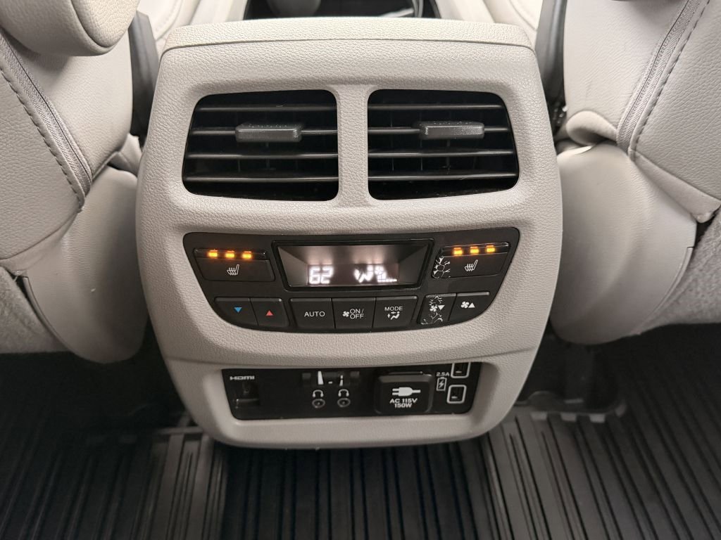 Used 2020 Honda Pilot Touring image 19