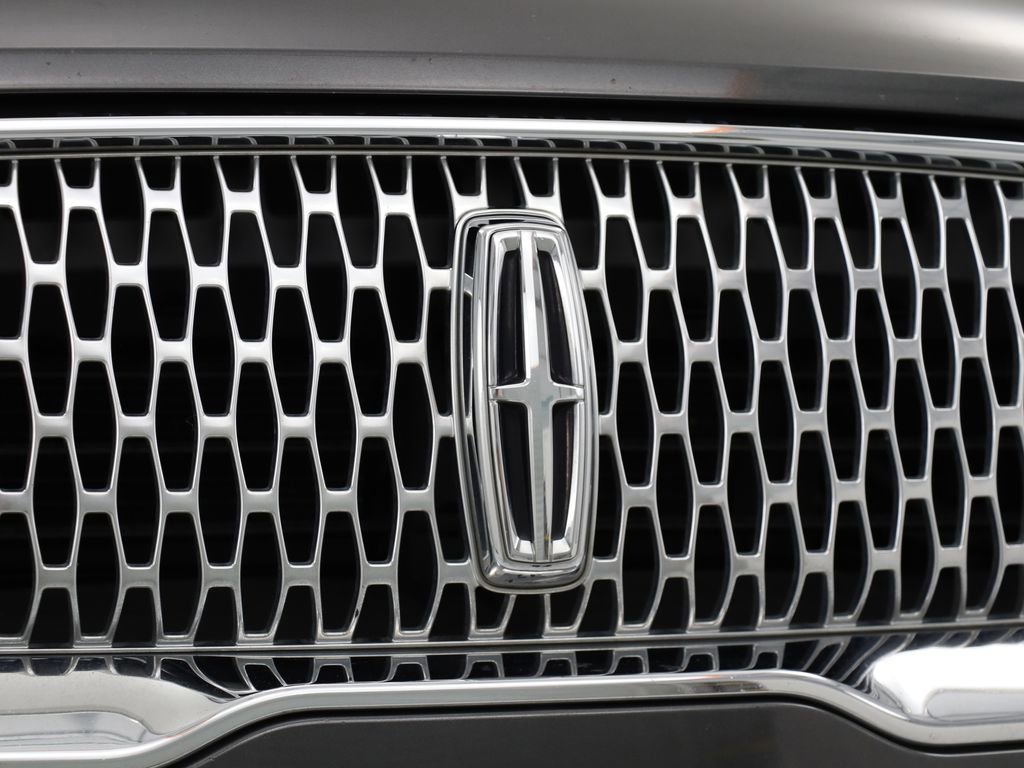 Used 2019 Lincoln MKC Reserve w/ MKC Technology Package FWD image 9