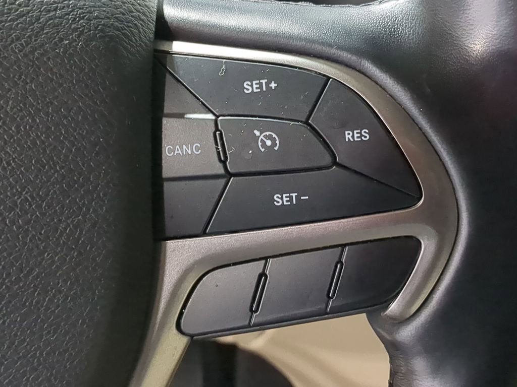 Used 2020 Jeep Grand Cherokee Limited image 38