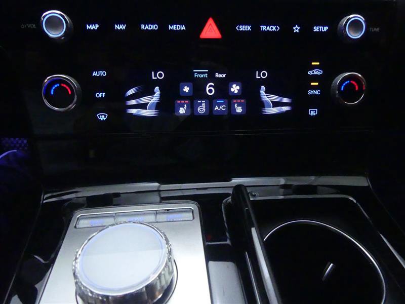 Used 2025 Genesis G80 2.5T image 18