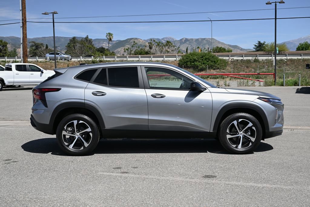 New 2026 Chevrolet Trax RS FWD image 3