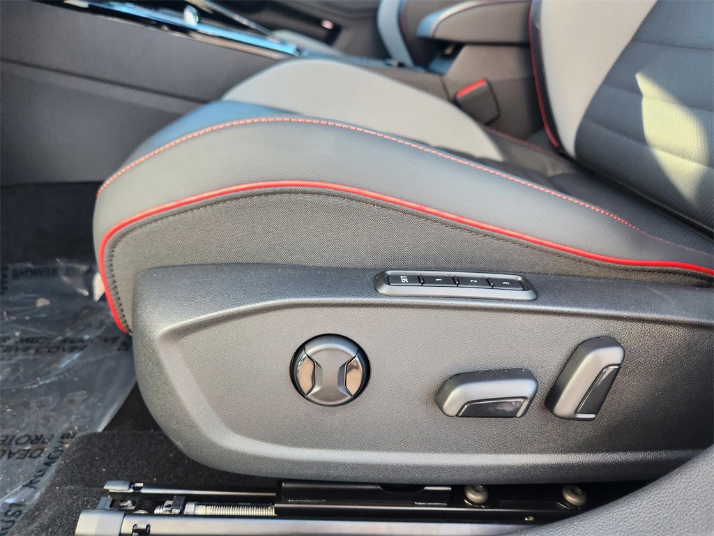 New 2025 Volkswagen GTI SE image 7