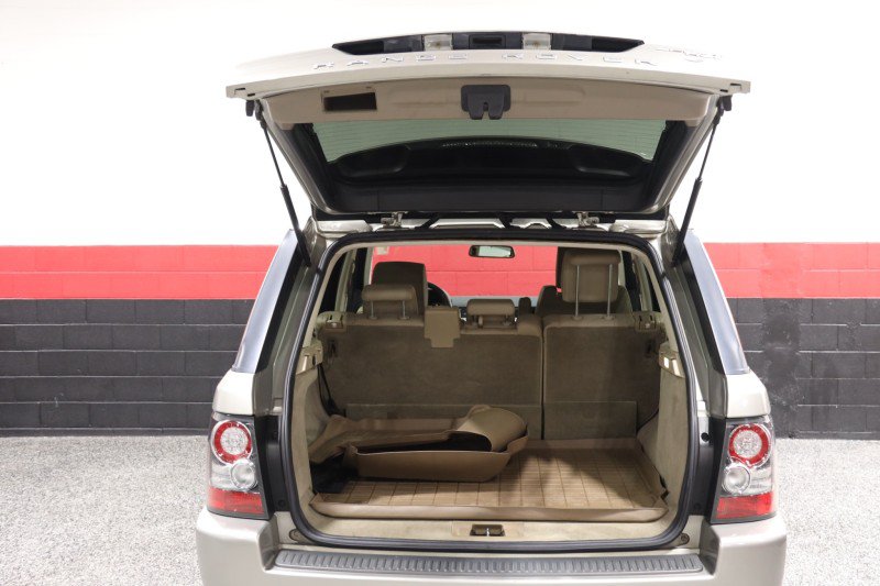 Used 2011 Land Rover Range Rover Sport HSE AWD/4WD image 30