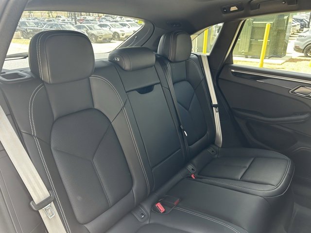 Certified 2025 Porsche Macan image 24